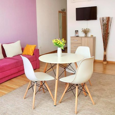 Flowers Apartments Timisoara Ngoại thất bức ảnh