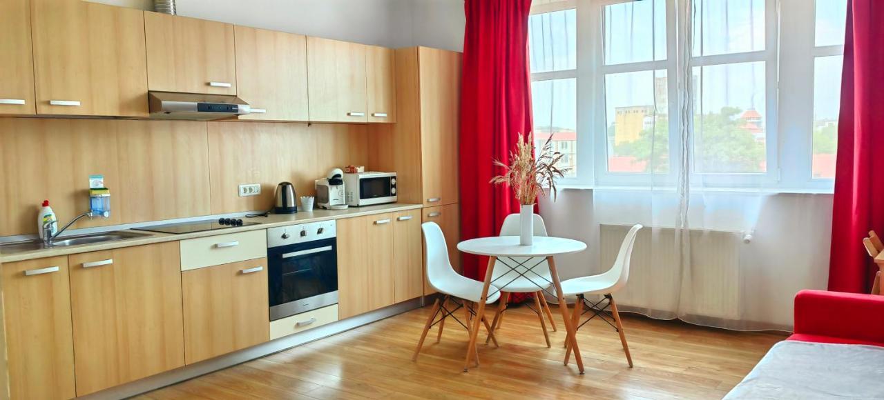 Flowers Apartments Timisoara Ngoại thất bức ảnh