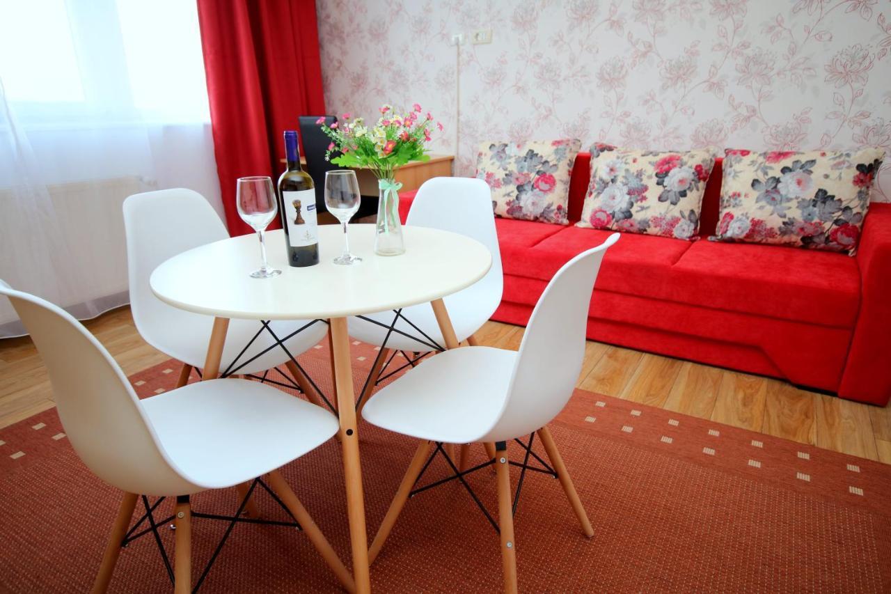 Flowers Apartments Timisoara Ngoại thất bức ảnh