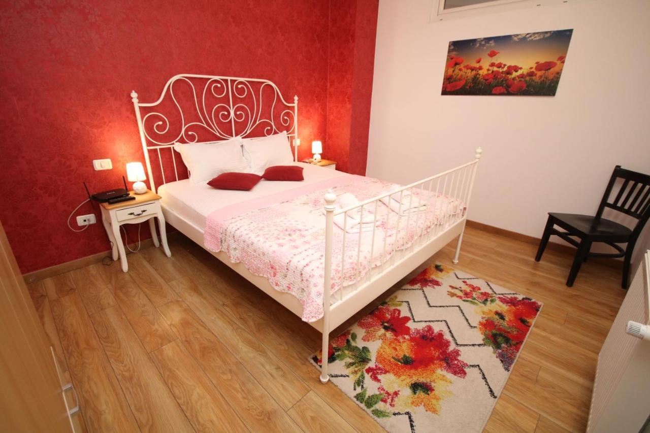 Flowers Apartments Timisoara Ngoại thất bức ảnh