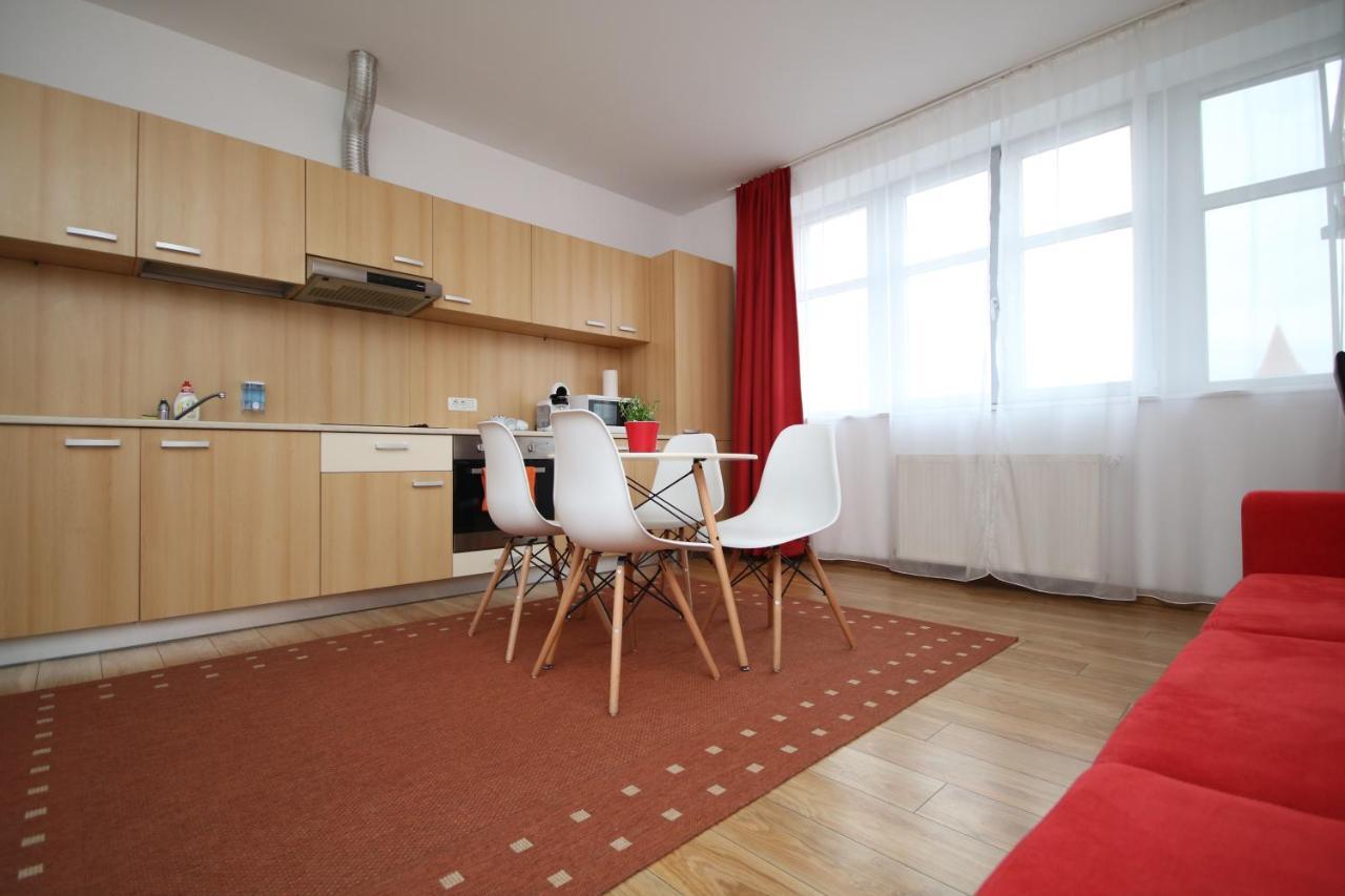 Flowers Apartments Timisoara Ngoại thất bức ảnh