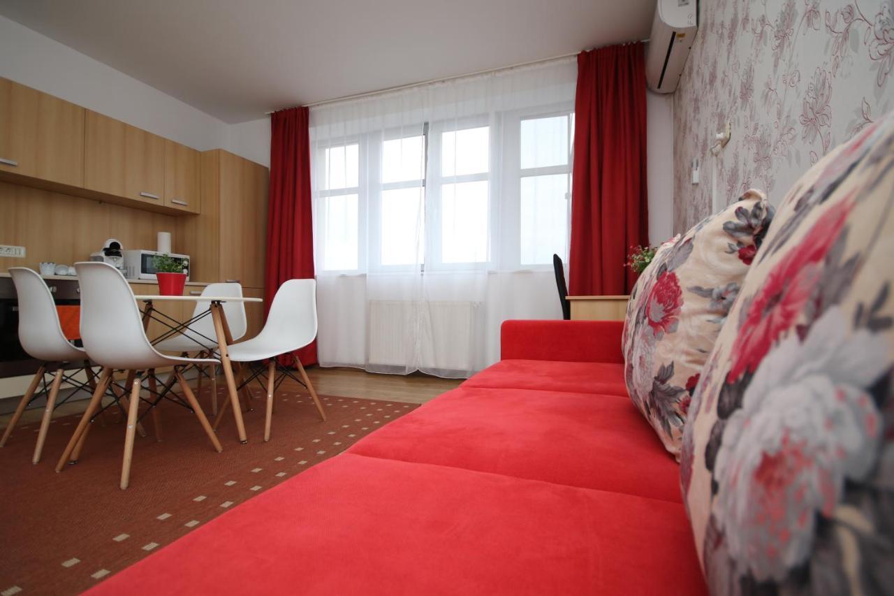 Flowers Apartments Timisoara Ngoại thất bức ảnh