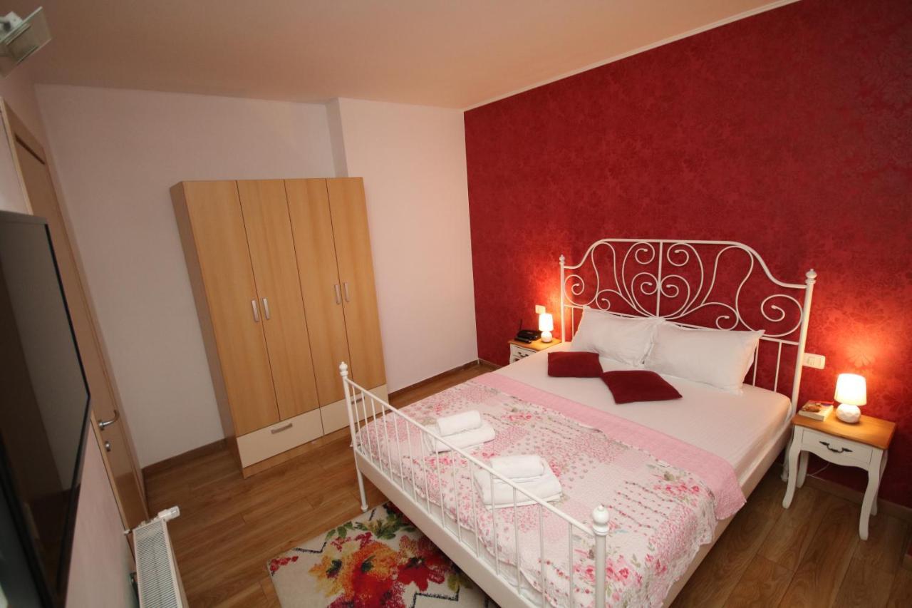 Flowers Apartments Timisoara Ngoại thất bức ảnh